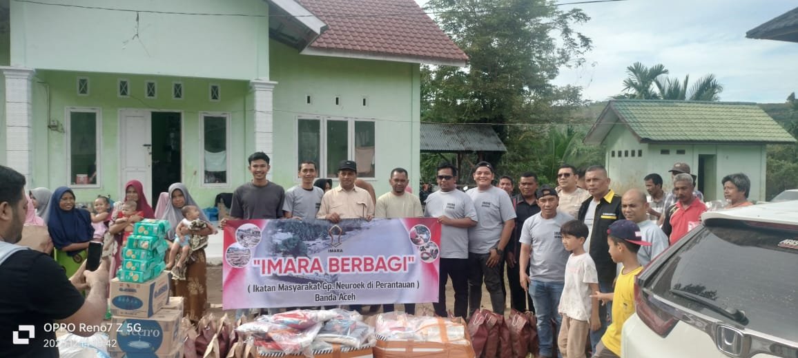 Ikatan Masyarakat Gampong Neurok di Perantauan Banda Aceh (IMARA) Berbagi untuk Korban Banjir di Aceh